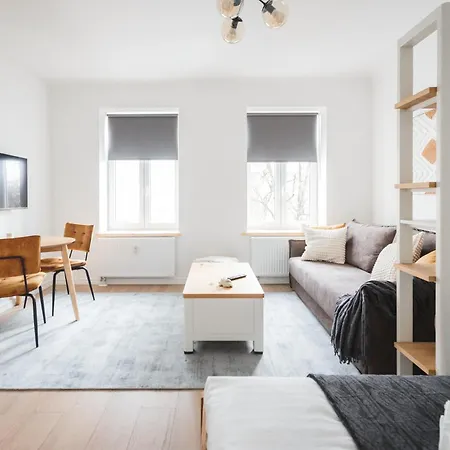 Comfy & Spacious Center Апартаменти