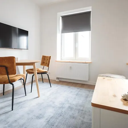 Апартаменти Comfy & Spacious Center *