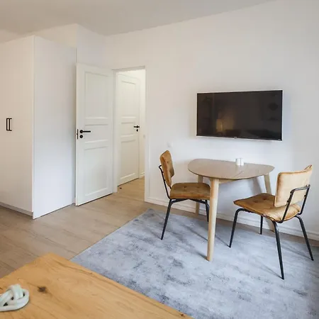 Comfy & Spacious Center Апартаменти *