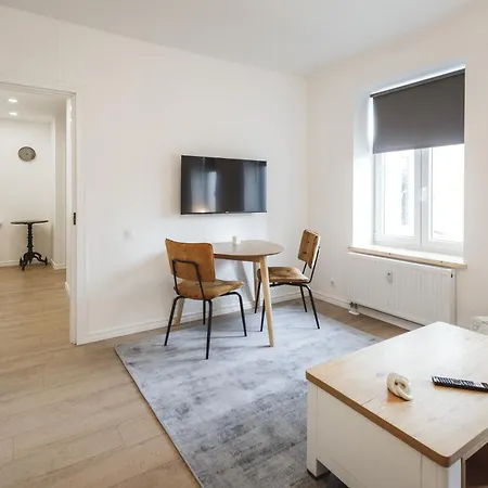 Comfy & Spacious Center Апартаменти *